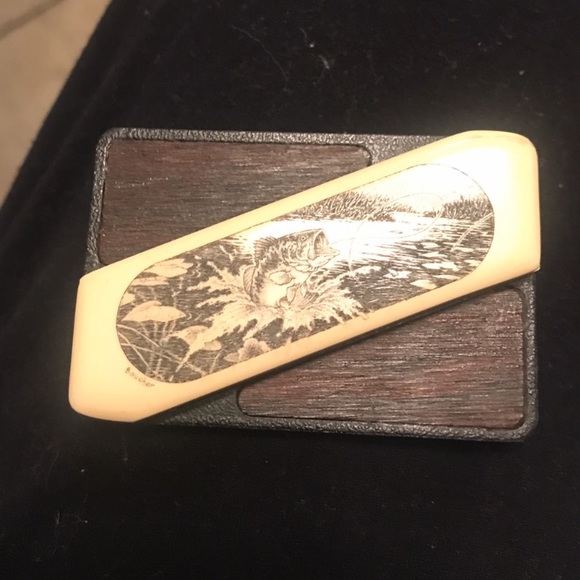 Rare GERBER Touché Knife Belt Buckle Bass Fish Scrimshaw ivory Brown Stainless - Picture 9 of 9